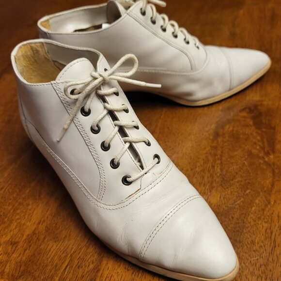 Corsina ~ Sz 6M ~ White Leather Ankle Hi Booties ~ Very Good Vintage Condition - Picture 5 of 9